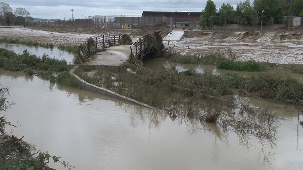 Foto - İstanbul'da sel felaketi! O mahalle havadan görüntülendi