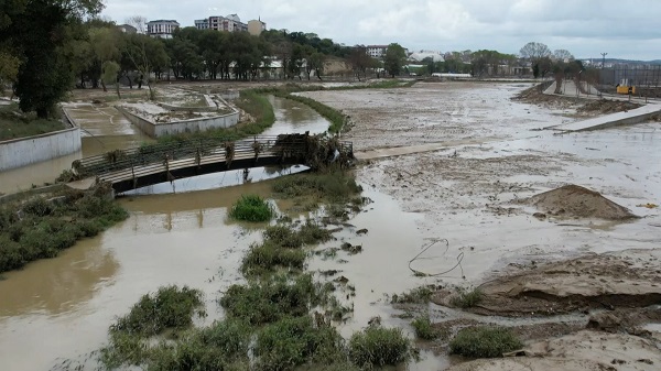 Foto - İstanbul'da sel felaketi! O mahalle havadan görüntülendi