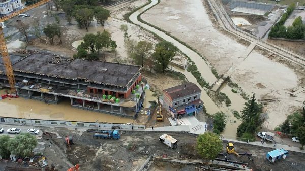 Foto - İstanbul'da sel felaketi! O mahalle havadan görüntülendi