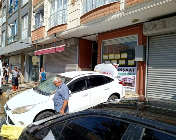 Foto - İstanbul'da sel felaketinden etkilenenlere 15 bin TL yardım ödemesi yapılacak