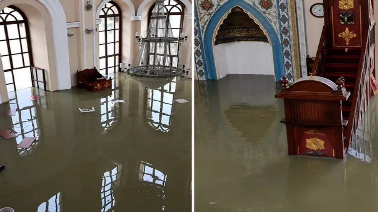 Foto - İstanbul'da sel, tarihi Sadabad Camiisi'nin Mihrap ve minberini sular altında bıraktı: Kapısı yağışa dayanamadı