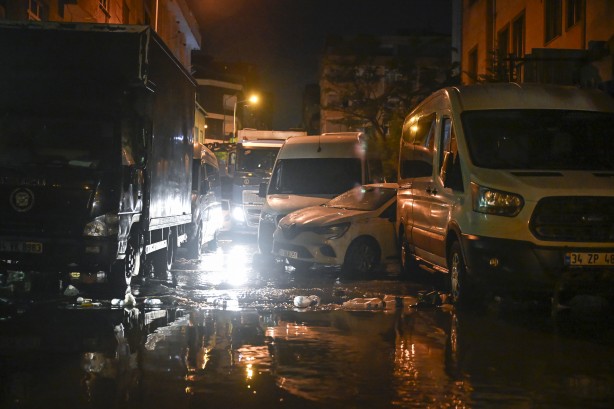 Foto - İstanbul'da sel ve su baskınları meydana geldi