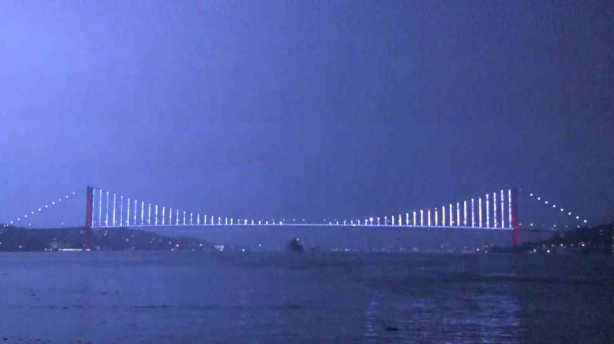 Foto - İstanbul’da şimşekler geceyi aydınlattı