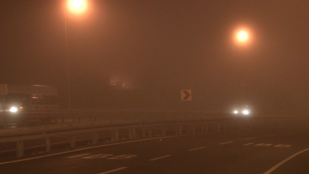 İstanbul'da sis hayatı olumsuz etkiledi