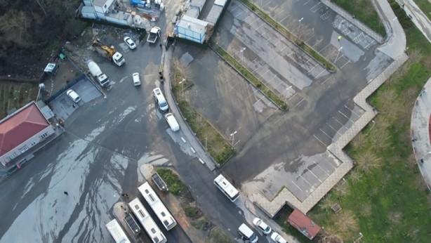 Foto - İstanbul'da su borusu patladı, tonlarcası boşa aktı! Su kesintileri var