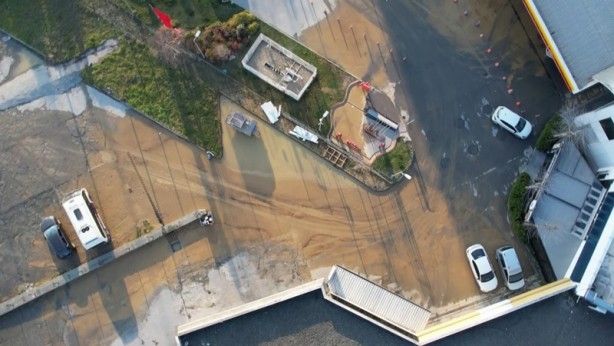 İstanbul'da su borusu patladı, tonlarcası boşa aktı! Su kesintileri var