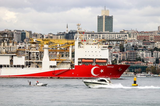Foto - İstanbul'da tarihi görüntüler! Yavuz böyle geçti