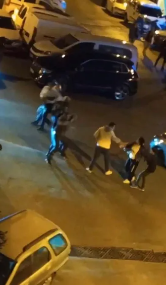 Foto - İstanbul’da taşlı sopalı, tekmeli yumruklu kavga