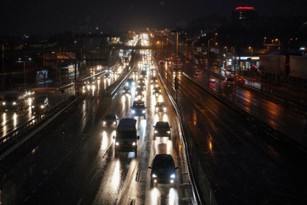 Foto - İstanbul'da toplu taşımada yoğunluk