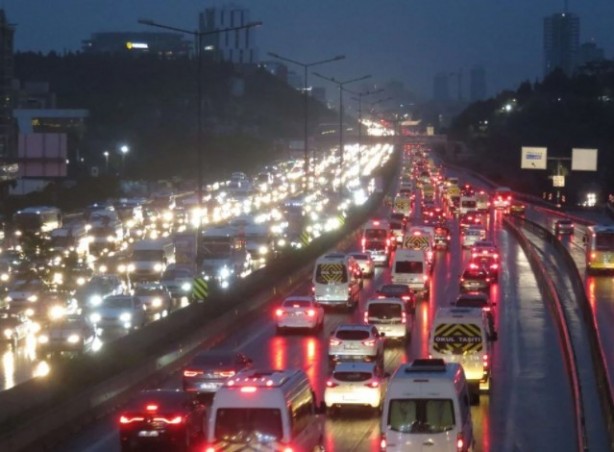 Foto - İstanbul'da trafik yoğunluğu!