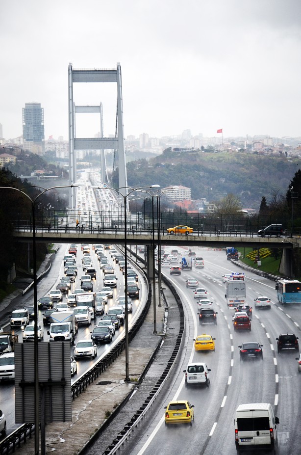 İstanbul'da trafik yoğunluğu yüzde 70'e çıktı