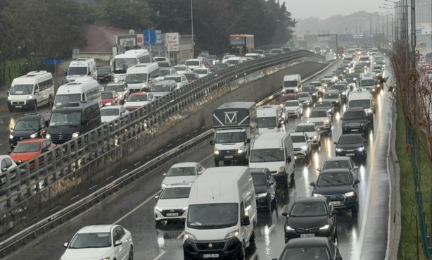 İstanbul'da trafik yoğunluğu yüzde 83'e ulaştı