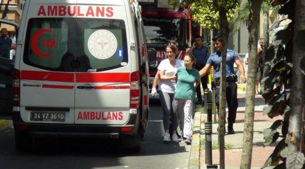 Foto - İstanbul'da tuhaf olay! Yoldan geçenlerin üzerine kezzap döktü