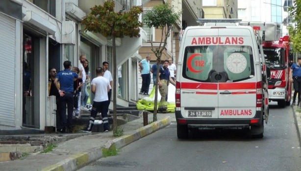 Foto - İstanbul'da tuhaf olay! Yoldan geçenlerin üzerine kezzap döktü