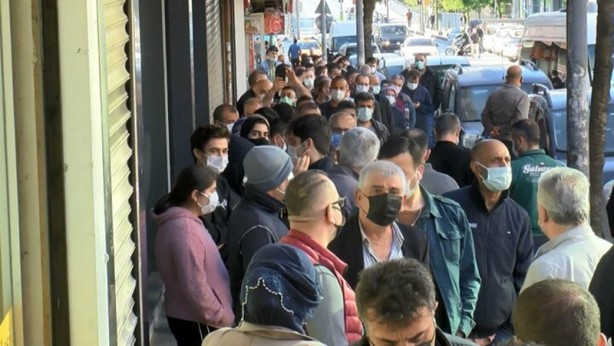 Foto - İstanbul'da ürküten görüntü! Metrelerce uzunlukta sabah kuyruğu
