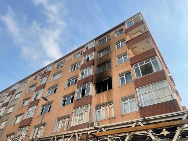 Foto - İstanbul'da yangın! Hasara neden oldu