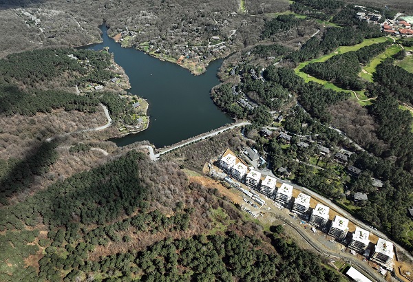 Foto - İstanbul'da yapılan bu evler kafaları karıştırdı! Bu binalar ne kadar güvenli?