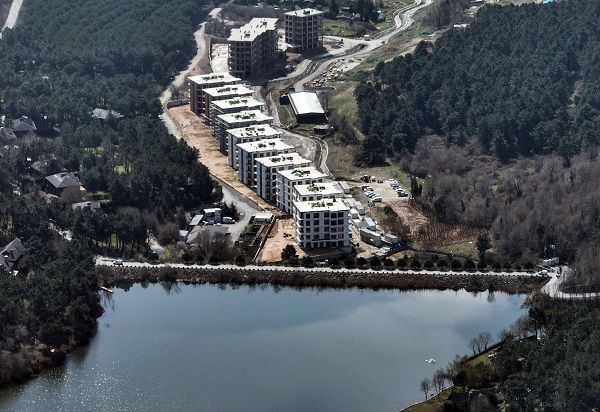 Foto - İstanbul'da yapılan bu evler kafaları karıştırdı! Bu binalar ne kadar güvenli?