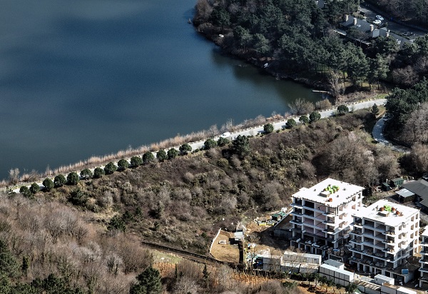 Foto - İstanbul'da yapılan bu evler kafaları karıştırdı! Bu binalar ne kadar güvenli?