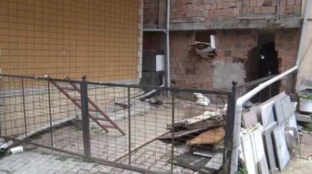 Foto - İstanbul'da zemine kaçak kat
