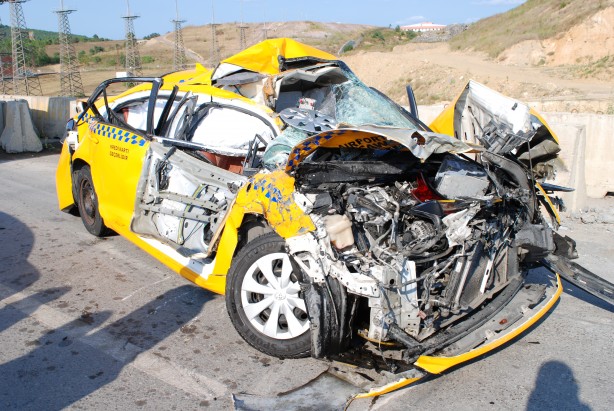 İstanbul'da zincirleme kaza: Yaralılar var