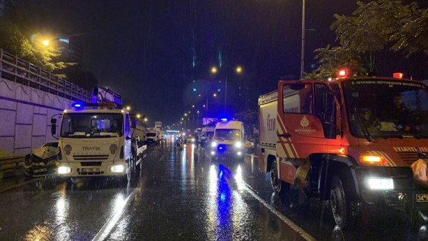 Foto - İstanbul'da zincirleme trafik kazası!