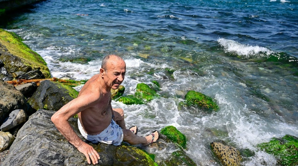 Foto - İstanbul'daki aşırı sıcaklar vatandaşı boğazın serin sularına itti