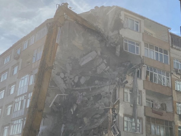 Foto - İstanbul'daki binanın kolonları çatlamıştı! Harekete geçildi