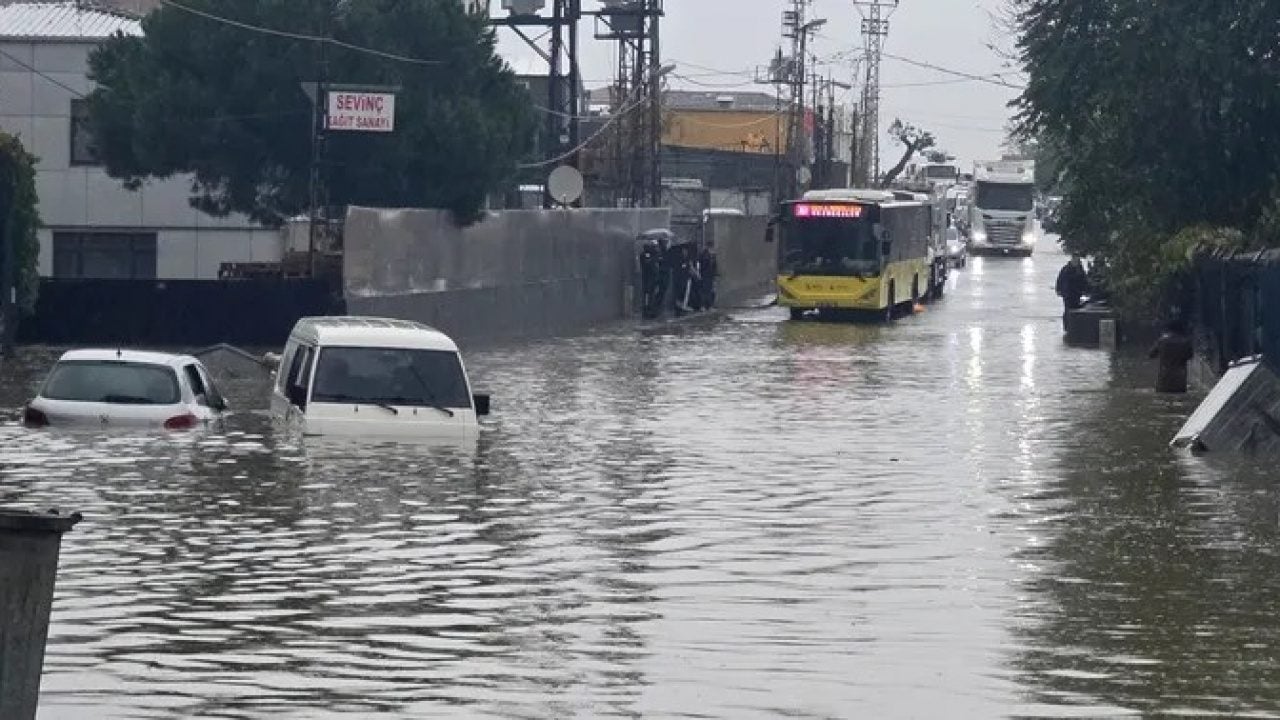 Foto - İstanbul'daki sel felaketinde İBB sınıfta kaldı!