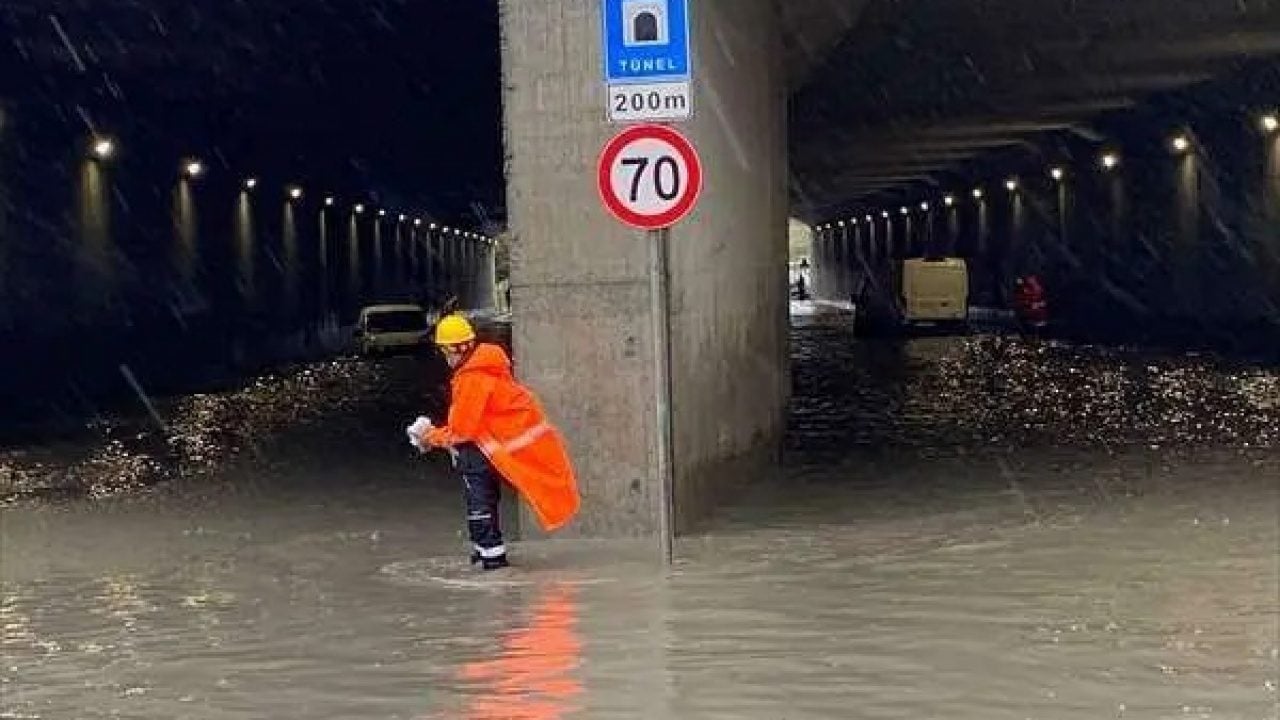 Foto - İstanbul'daki sel felaketinde İBB sınıfta kaldı!