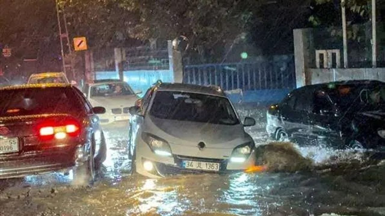Foto - İstanbul'daki sel felaketinde İBB sınıfta kaldı!