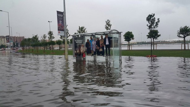 Foto - İstanbul'daki sel felaketinde ölen var mı?