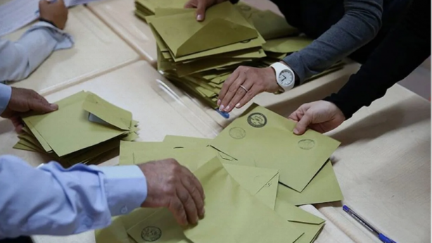 Foto - İstanbul'daki son sonuçlar anketçi Hakan Bayrakçı'yı şaşkına çevirdi: Geçen seçim böyle bir olay yoktu