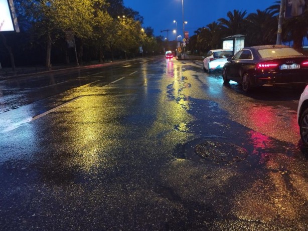 Foto - İstanbullu sağanak yağışa uyandı