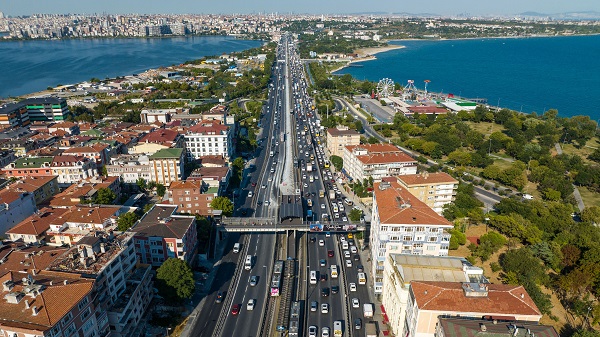 Foto - İstanbullular canından bezdi! E-5'te trafik kaosu