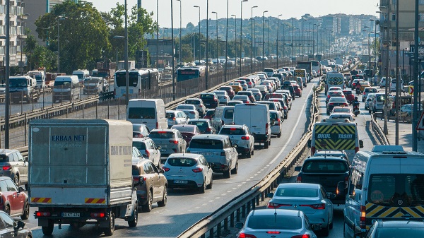 Foto - İstanbullular canından bezdi! E-5'te trafik kaosu