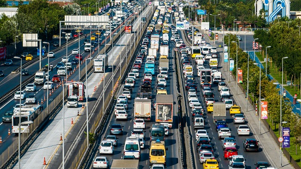 Foto - İstanbullular canından bezdi! E-5'te trafik kaosu