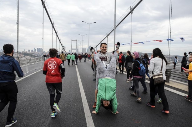 Foto - İstanbullular maratona ve kitap fuarına aktı