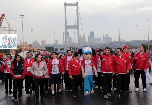 İstanbullular maratona ve kitap fuarına aktı