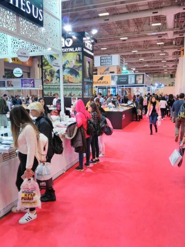 Foto - İstanbullular maratona ve kitap fuarına aktı