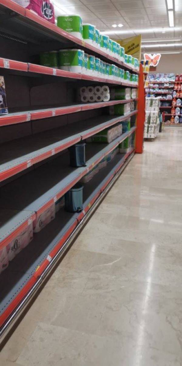 Foto - İstanbullular marketlere akın etti