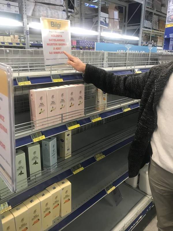 Foto - İstanbullular marketlere akın etti