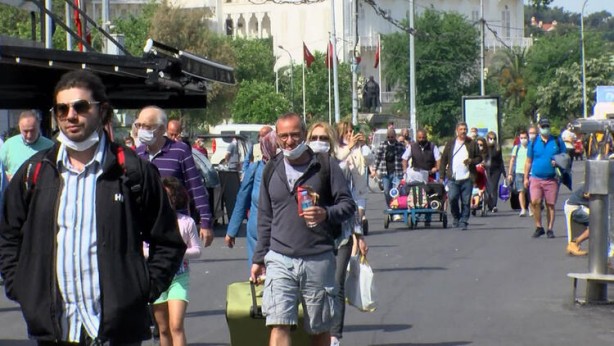 Foto - İstanbullular sokağa çıkma yasağı iptal edilince kendilerini dışarı attı