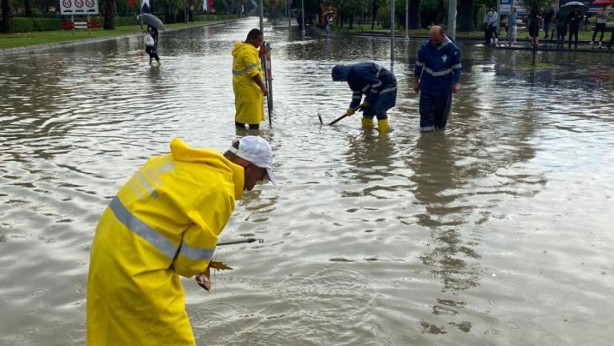 Foto - İstanbullular yarına dikkat! Kenti elektrik fırtınası vuracak!