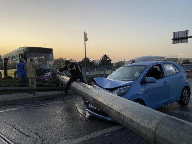 İstanbullular yeni güne yine İETT kazasıyla başladı