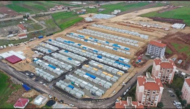 Foto - İstanbullulara zaten bir faydası yoktu deprem bölgesinde de tam bir fiyasko