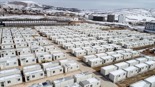 Foto - İstanbullulara zaten bir faydası yoktu deprem bölgesinde de tam bir fiyasko