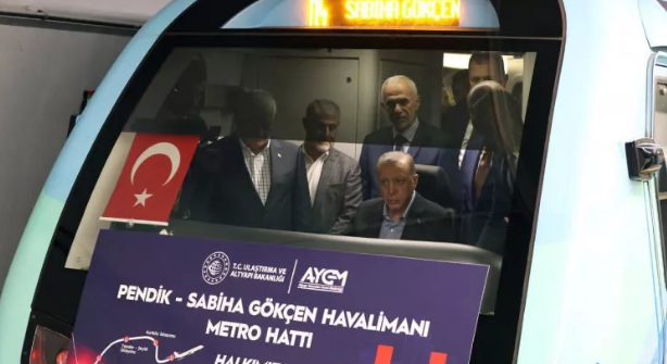 Foto - İstanbul’u çoktan unuttu! İmamoğlu seyahatte, AK Parti icraatta