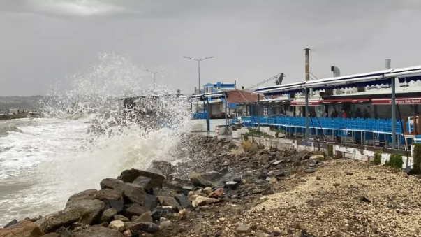 Foto - İstanbul'u kuvvetli sağanak ve fırtına vurdu! Valilik açıkladı Can kaybı var!