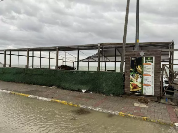 Foto - İstanbul'u kuvvetli sağanak ve fırtına vurdu! Valilik açıkladı Can kaybı var!